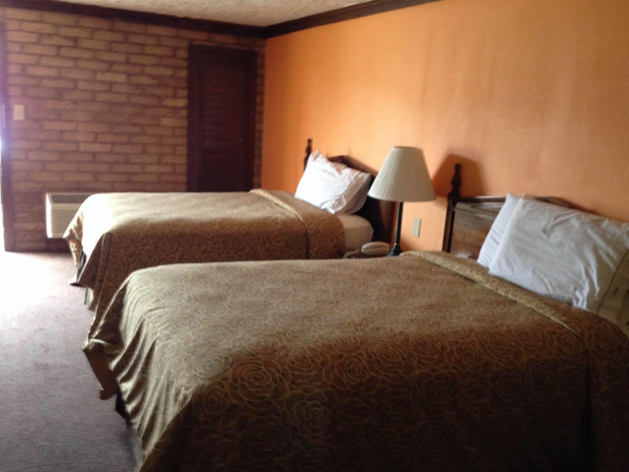 Red Roof Inn Monroe Exterior photo